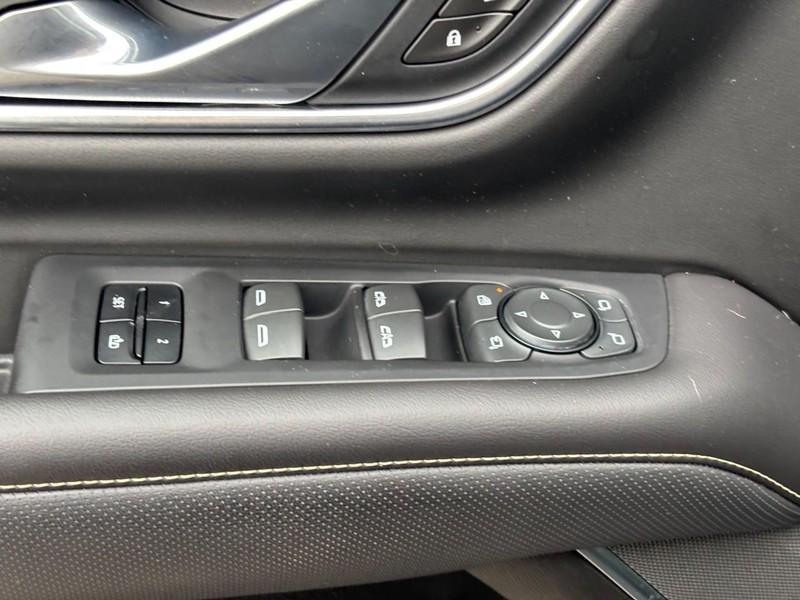 used 2021 GMC Yukon car, priced at $43,106