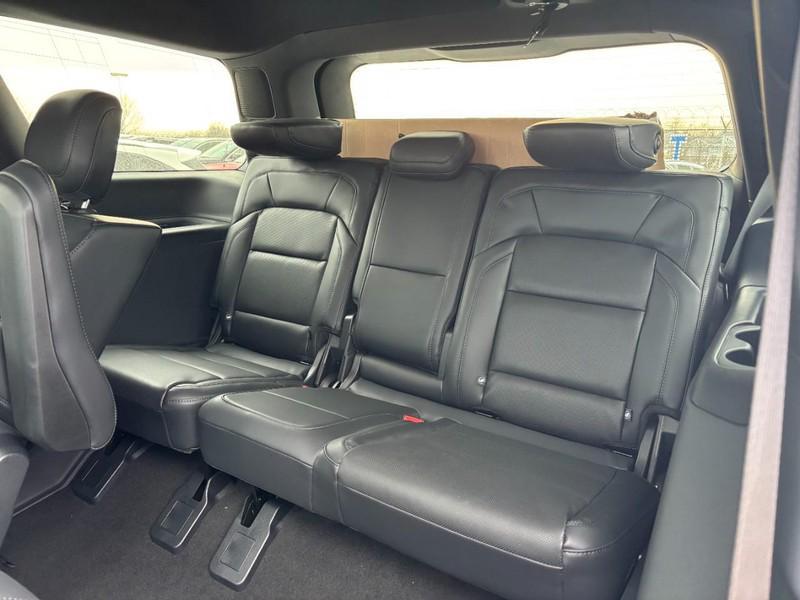 new 2026 Lincoln Navigator car, priced at $109,065