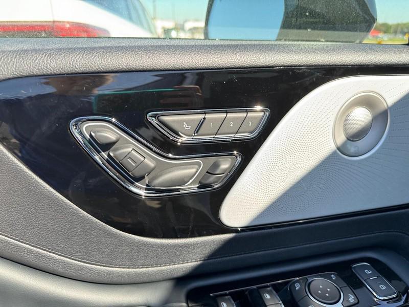 new 2025 Lincoln Aviator car, priced at $71,502