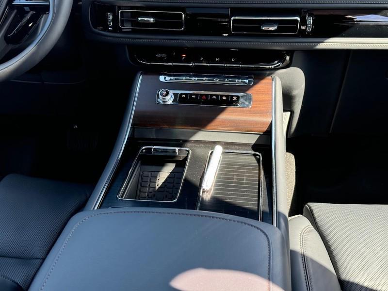 new 2025 Lincoln Aviator car, priced at $71,502