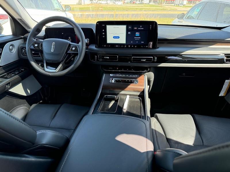 new 2025 Lincoln Aviator car, priced at $71,502