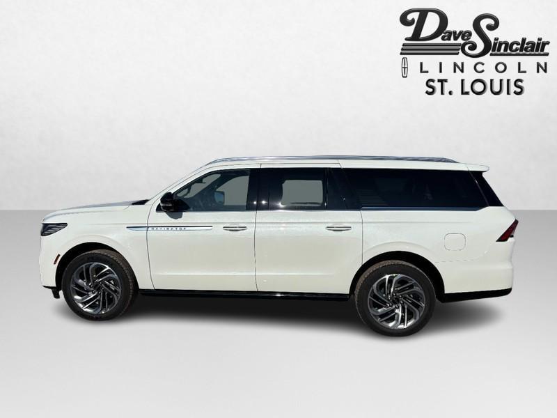 new 2026 Lincoln Navigator car, priced at $98,907