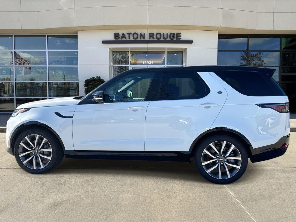 used 2024 Land Rover Discovery car, priced at $50,885