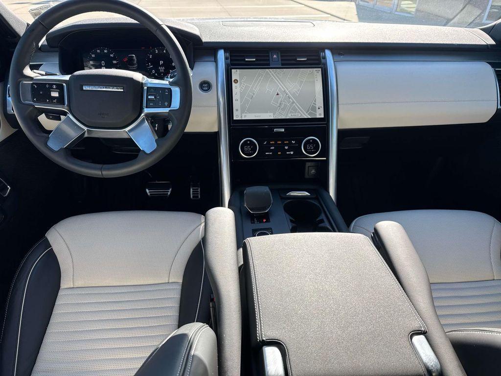 used 2024 Land Rover Discovery car, priced at $50,885