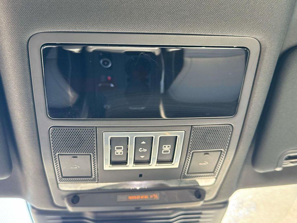 used 2024 Land Rover Discovery car, priced at $50,885