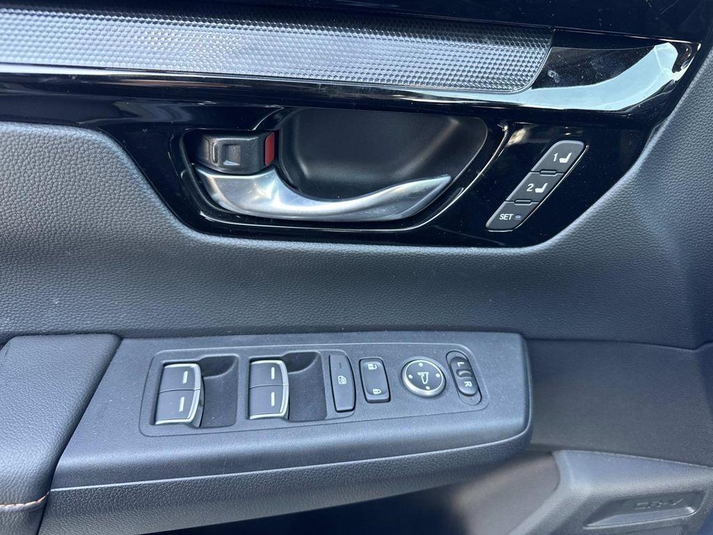 used 2025 Honda CR-V Hybrid car, priced at $35,940