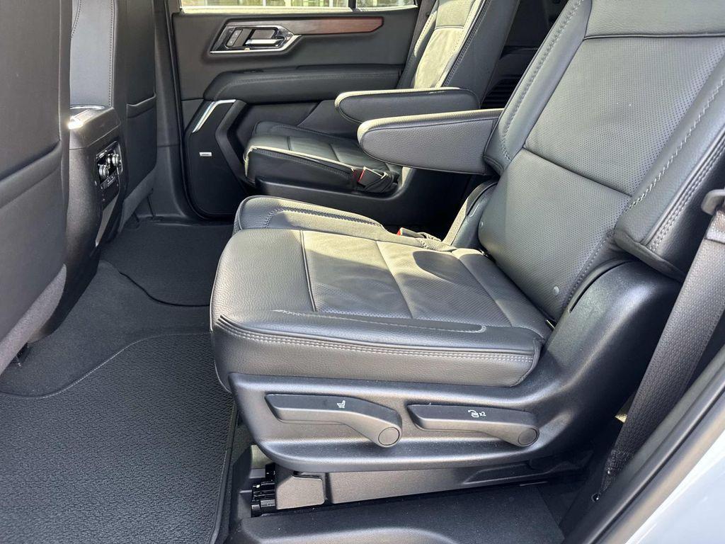 used 2025 GMC Yukon car, priced at $74,422