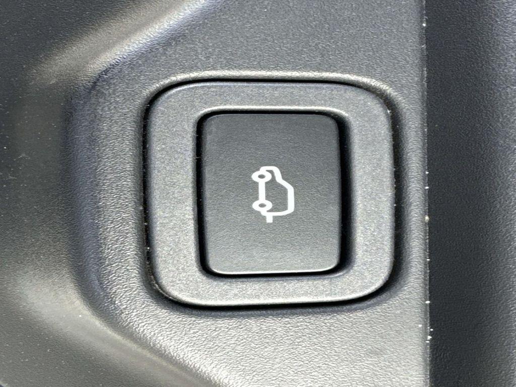 used 2022 Land Rover Range Rover car, priced at $53,646