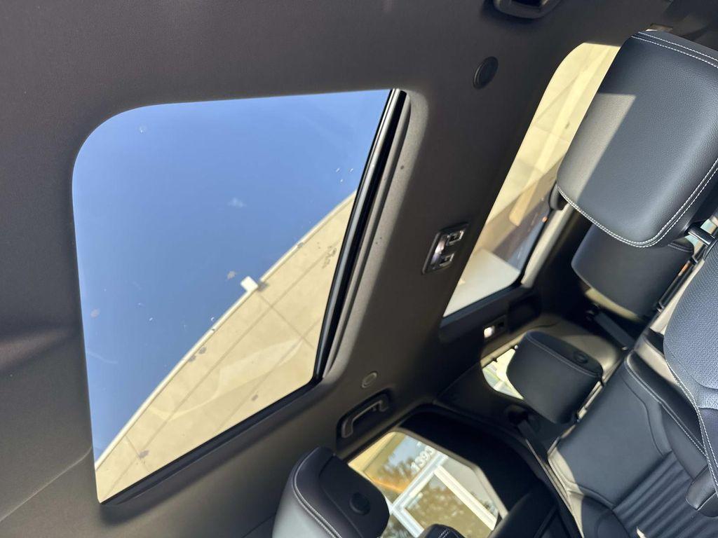 new 2025 Land Rover Discovery car, priced at $75,078