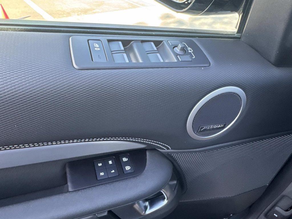 new 2025 Land Rover Discovery car, priced at $75,078