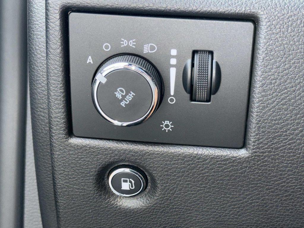 used 2020 Jeep Grand Cherokee car, priced at $23,251
