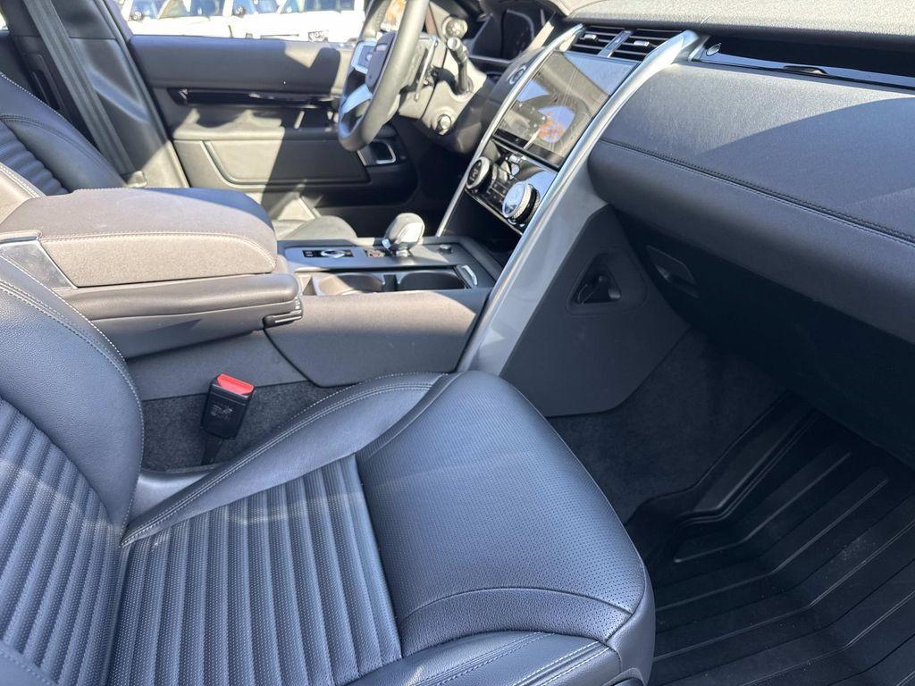 used 2025 Land Rover Discovery car, priced at $51,998