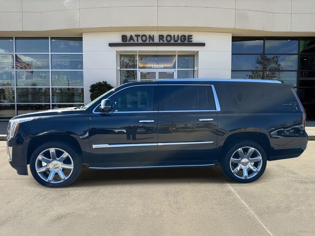 used 2020 Cadillac Escalade ESV car, priced at $32,867