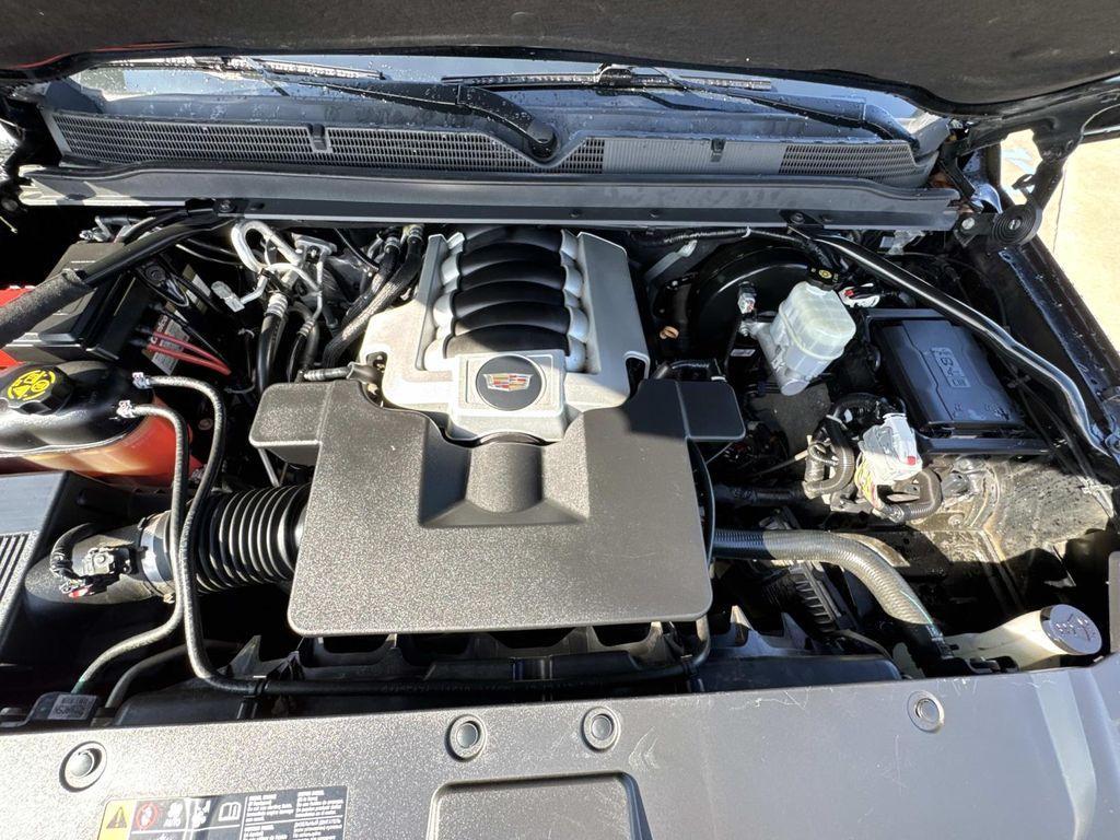 used 2020 Cadillac Escalade ESV car, priced at $32,867