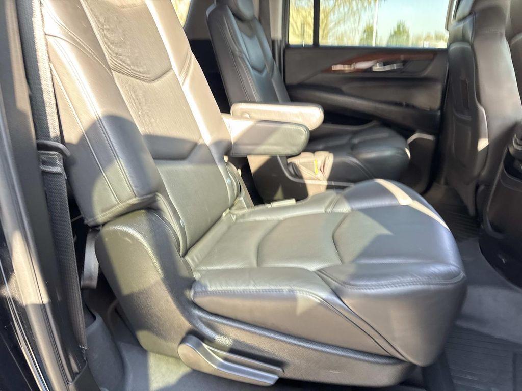 used 2020 Cadillac Escalade ESV car, priced at $32,867