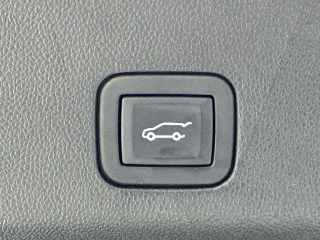 used 2024 GMC Yukon XL car, priced at $71,470