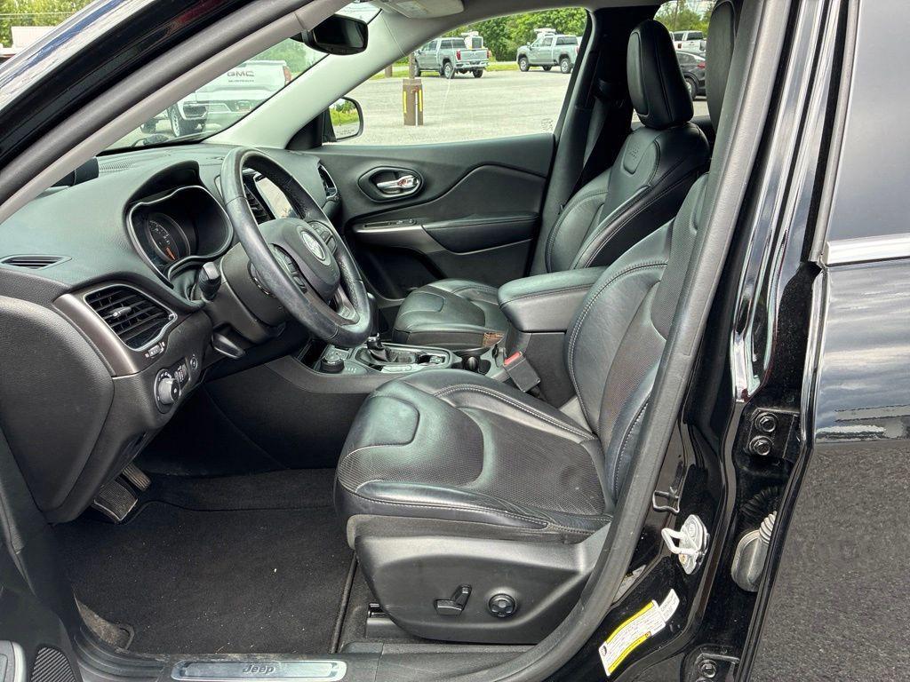 used 2019 Jeep Cherokee car, priced at $17,199