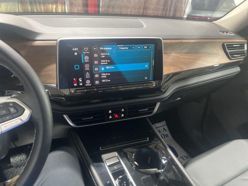 used 2025 Volkswagen Atlas car, priced at $39,488