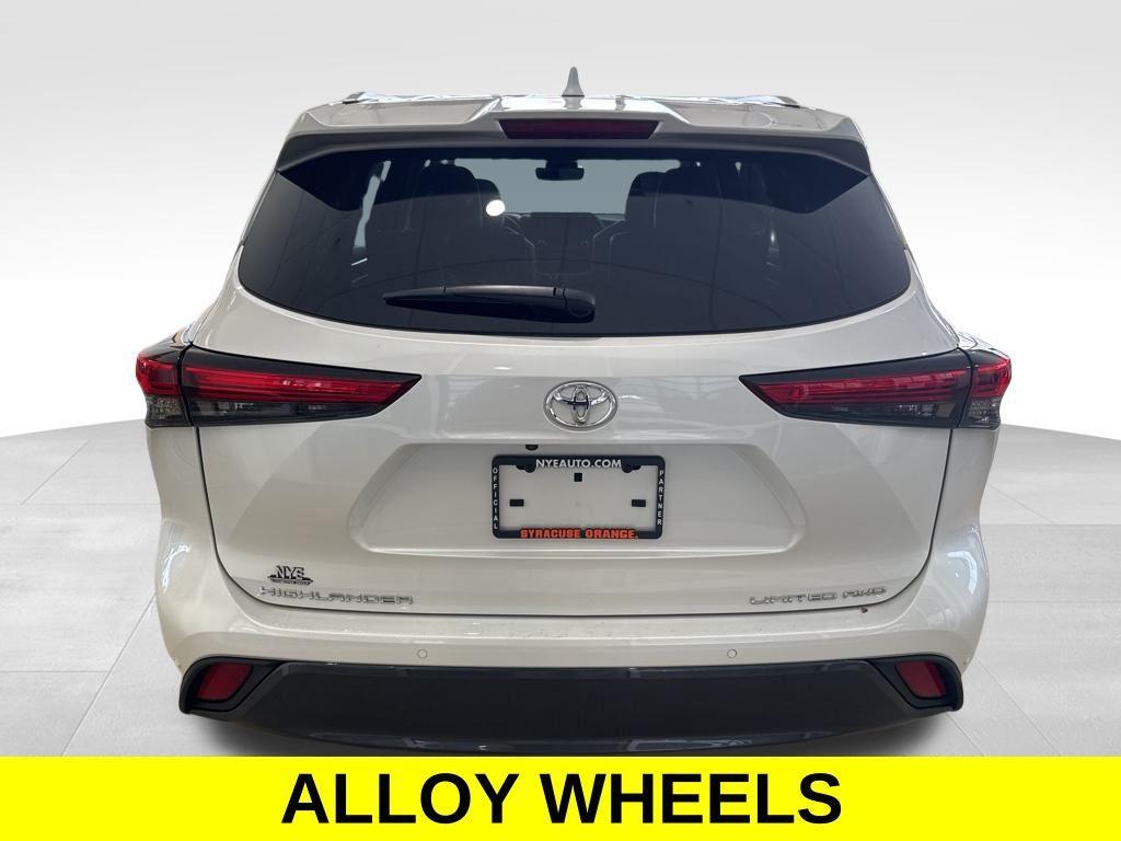 used 2023 Toyota Highlander car, priced at $42,995