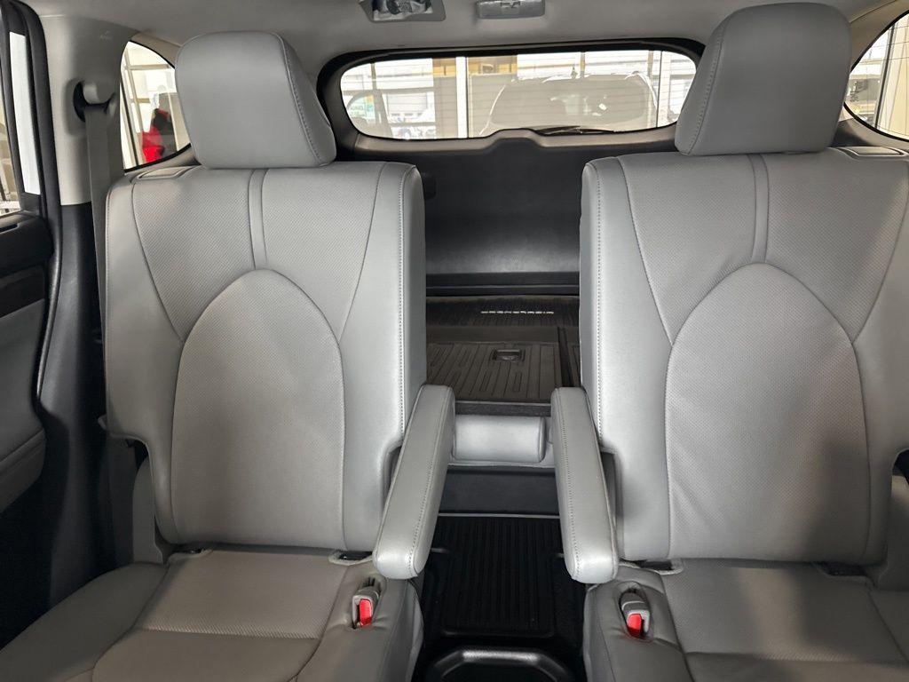 used 2023 Toyota Highlander car, priced at $42,995