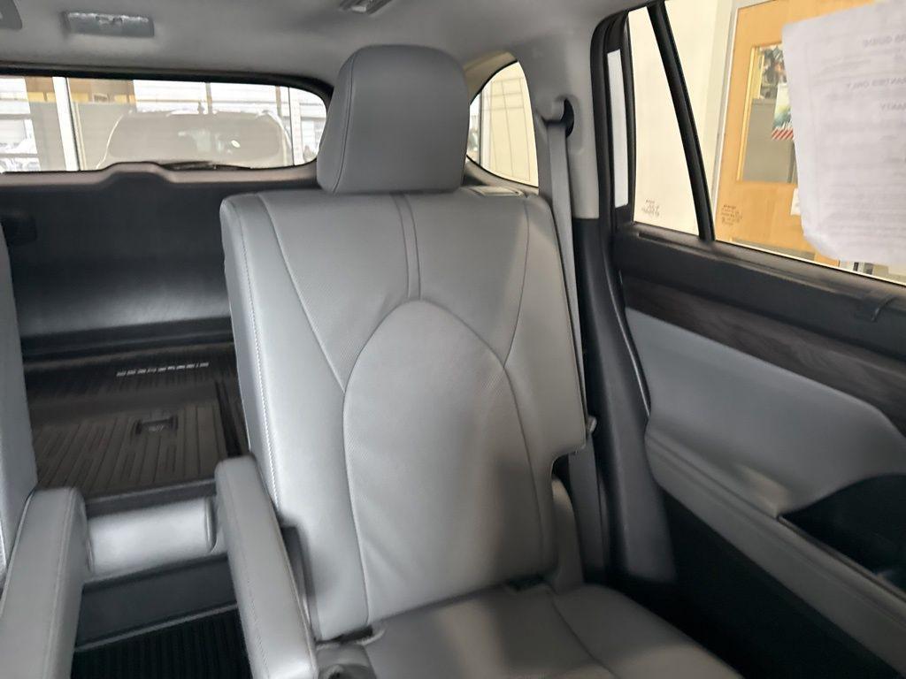 used 2023 Toyota Highlander car, priced at $42,995