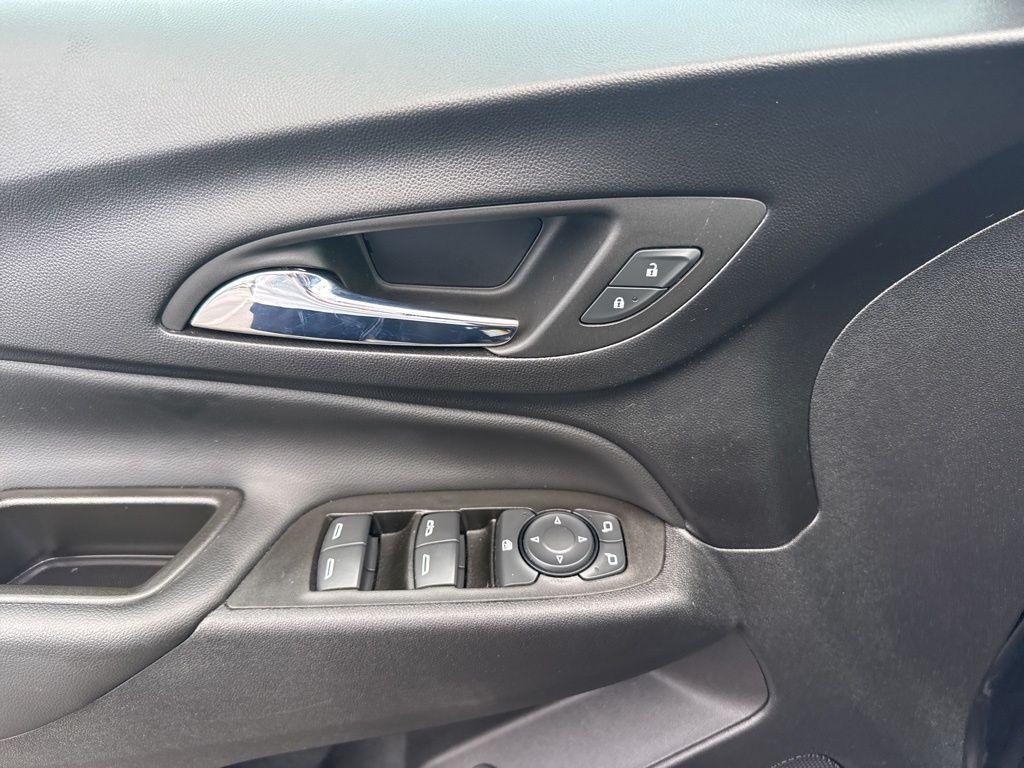 used 2023 Chevrolet Equinox car, priced at $21,995