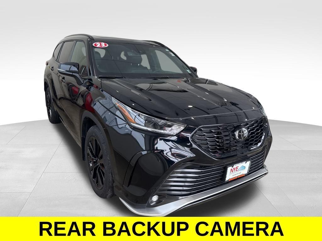 used 2023 Toyota Highlander car, priced at $42,495