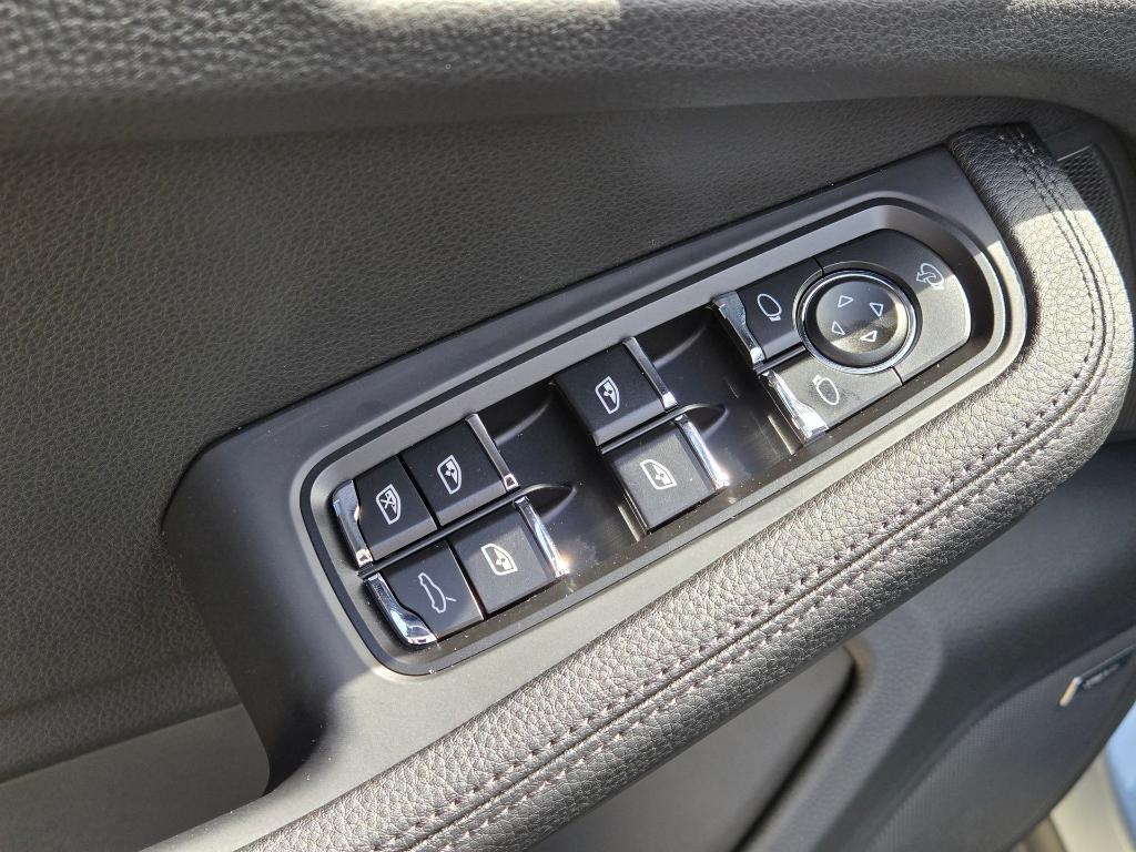 new 2025 Porsche Macan car, priced at $75,625