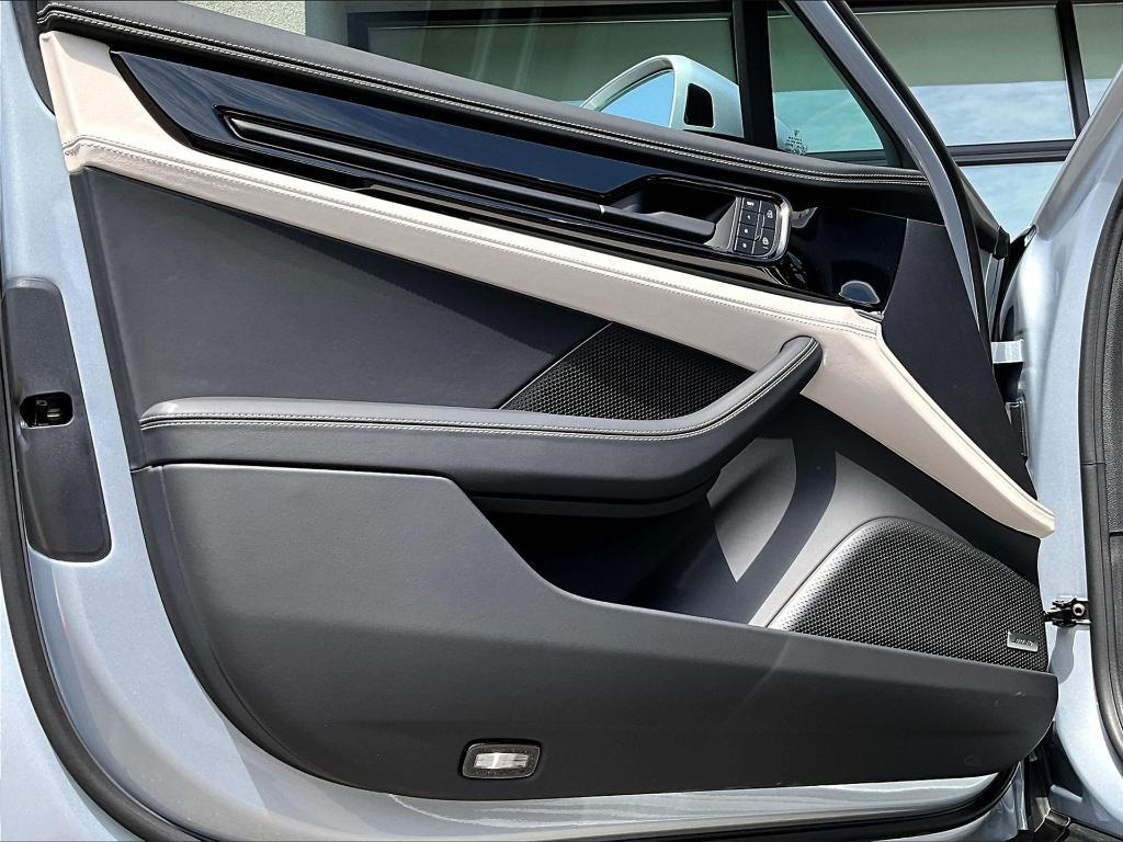 new 2025 Porsche Panamera car, priced at $140,015