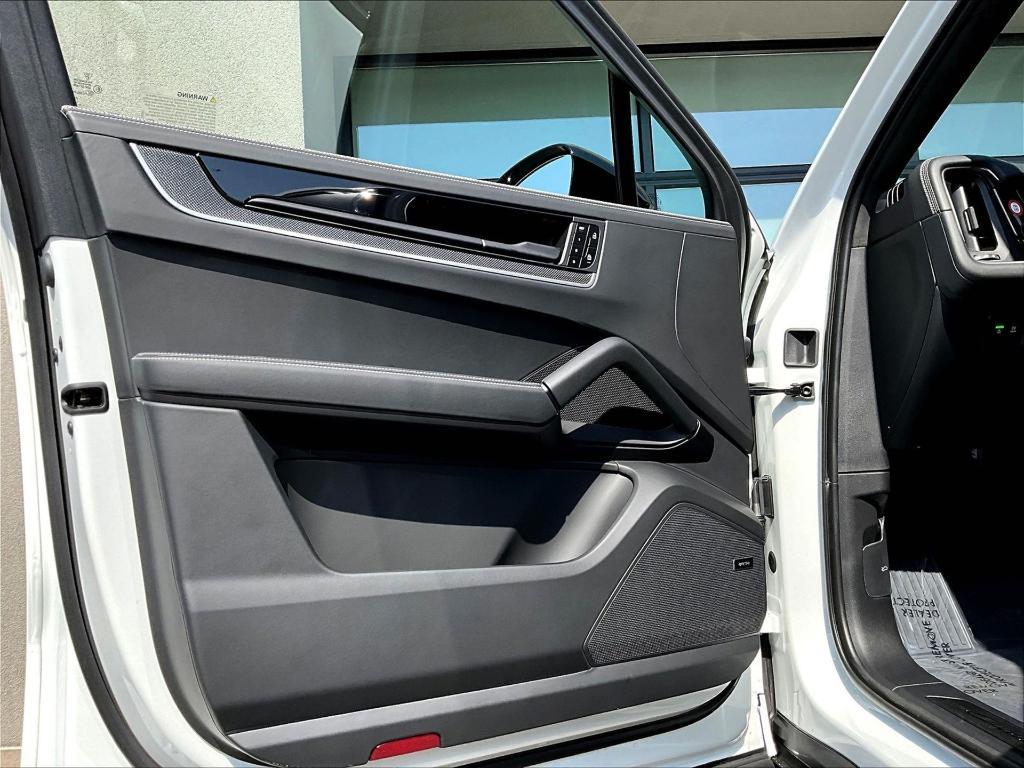 new 2025 Porsche Cayenne car, priced at $182,084