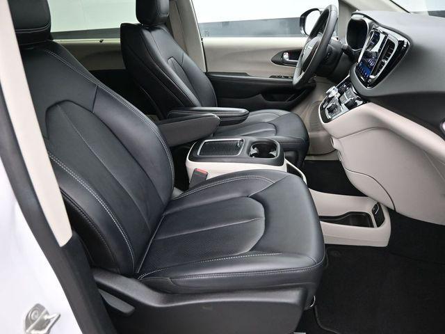 used 2024 Chrysler Pacifica car, priced at $28,779