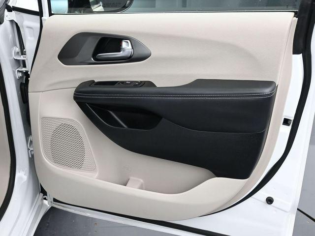 used 2024 Chrysler Pacifica car, priced at $28,779
