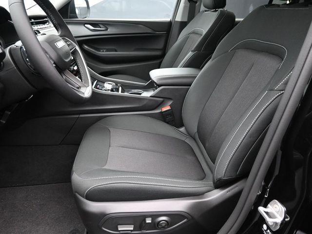 used 2024 Jeep Grand Cherokee car, priced at $32,906