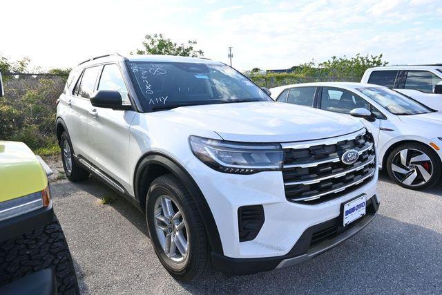 used 2025 Ford Explorer car, priced at $39,944