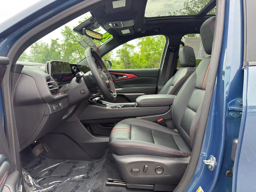 used 2024 Chevrolet Traverse car, priced at $47,499