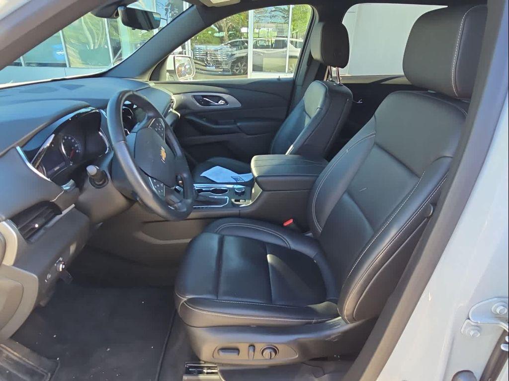 used 2023 Chevrolet Traverse car, priced at $34,900