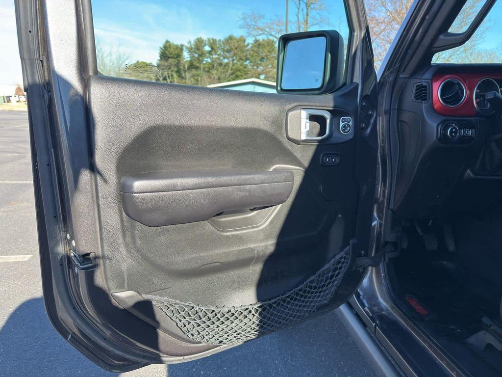 used 2021 Jeep Gladiator car, priced at $33,388