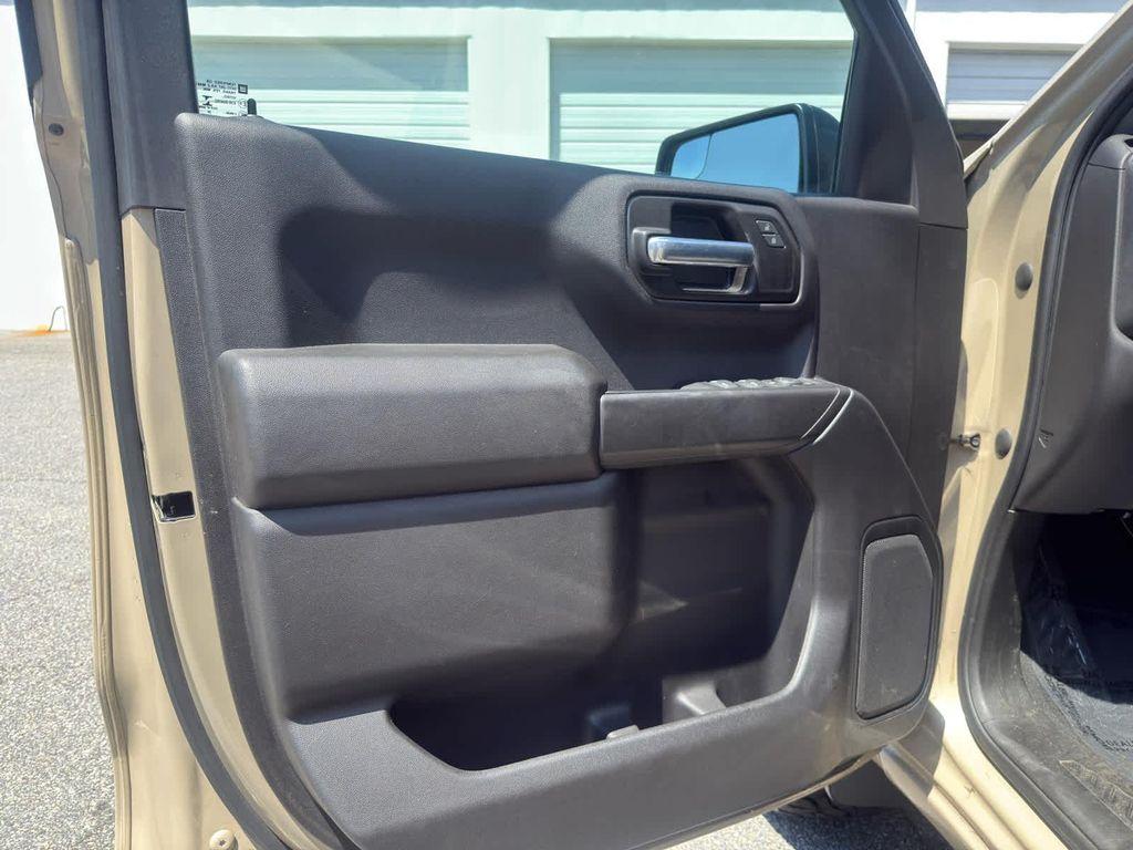 used 2022 Chevrolet Silverado 1500 car, priced at $33,354