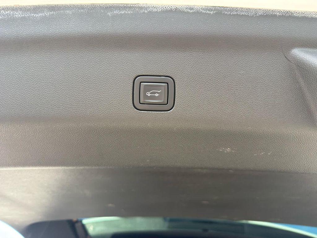 used 2021 GMC Yukon car, priced at $48,490