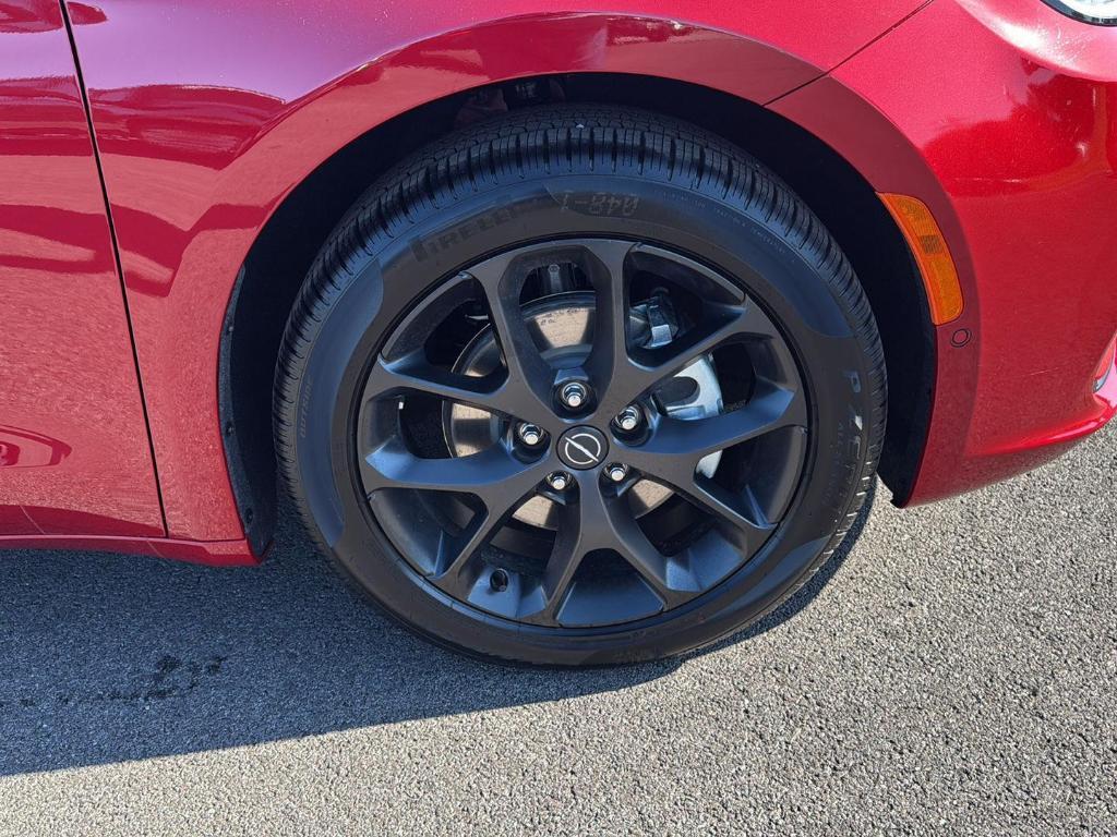 new 2026 Chrysler Pacifica car, priced at $42,456