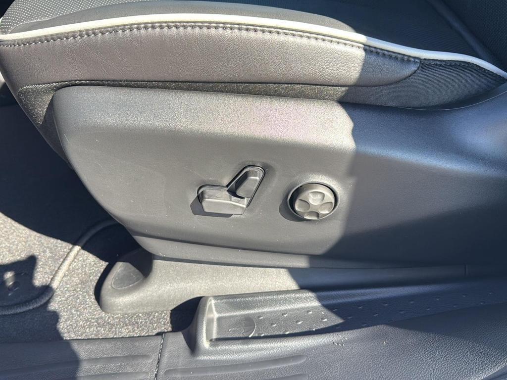 new 2026 Chrysler Pacifica car, priced at $47,028