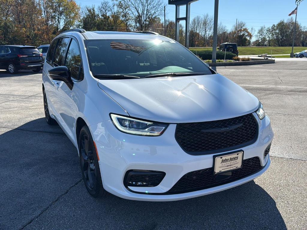 new 2026 Chrysler Pacifica car, priced at $47,028