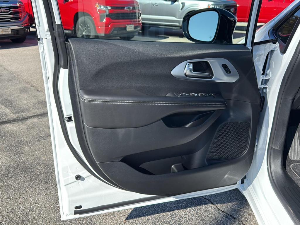 new 2026 Chrysler Pacifica car, priced at $47,028