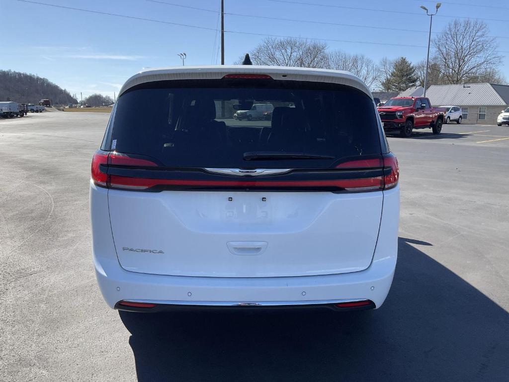 used 2025 Chrysler Pacifica car, priced at $30,000