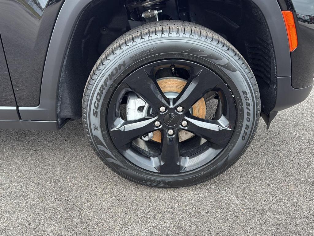 new 2025 Jeep Grand Cherokee car, priced at $50,720