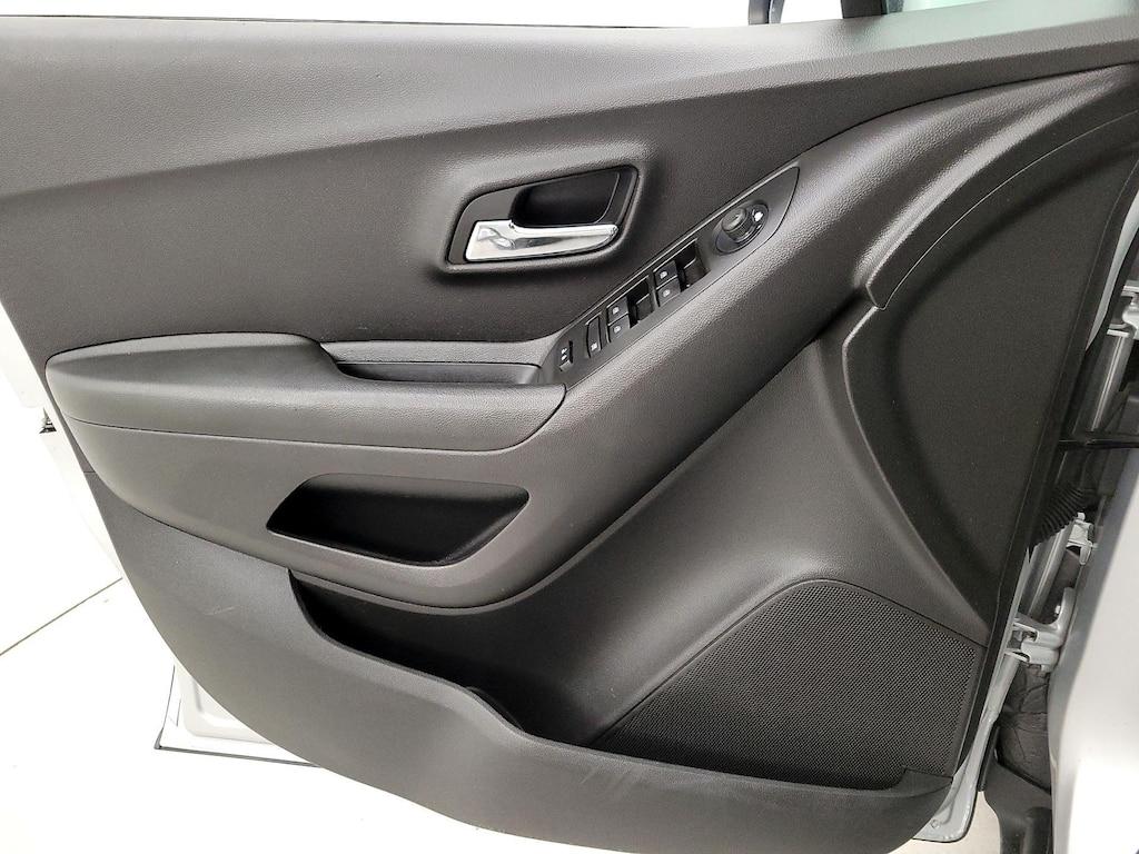 used 2022 Chevrolet Trax car, priced at $17,998