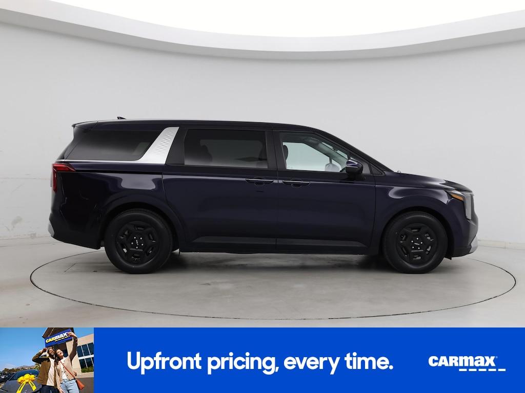 used 2025 Kia Carnival car, priced at $31,998
