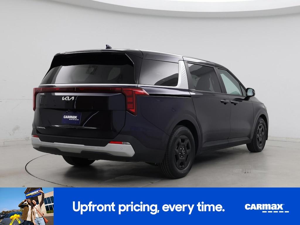 used 2025 Kia Carnival car, priced at $31,998
