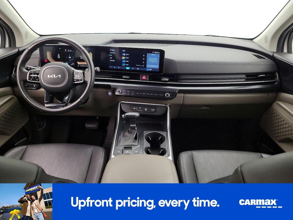 used 2025 Kia Carnival car, priced at $33,998