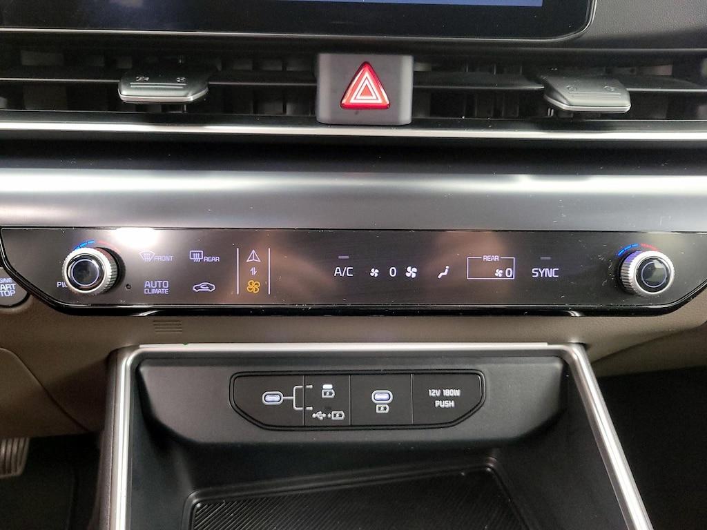 used 2025 Kia Carnival car, priced at $33,998